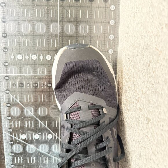 On Cloudpulse Swiss Engineering Women Size 10 Black White Training Shoes - Picture 11 of 11